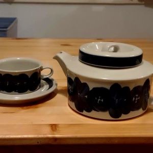 Adorable Teapot Set: Ruija by Arabia Finland